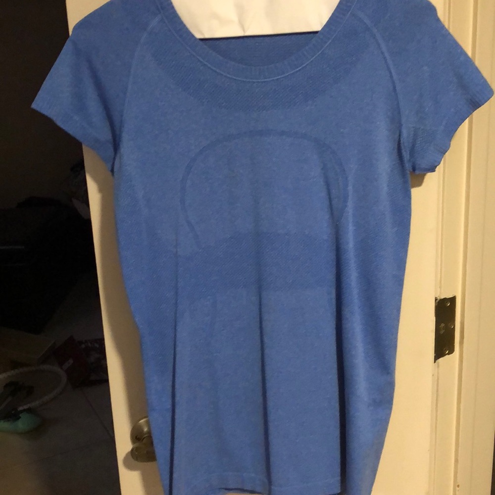 Lululemon tee